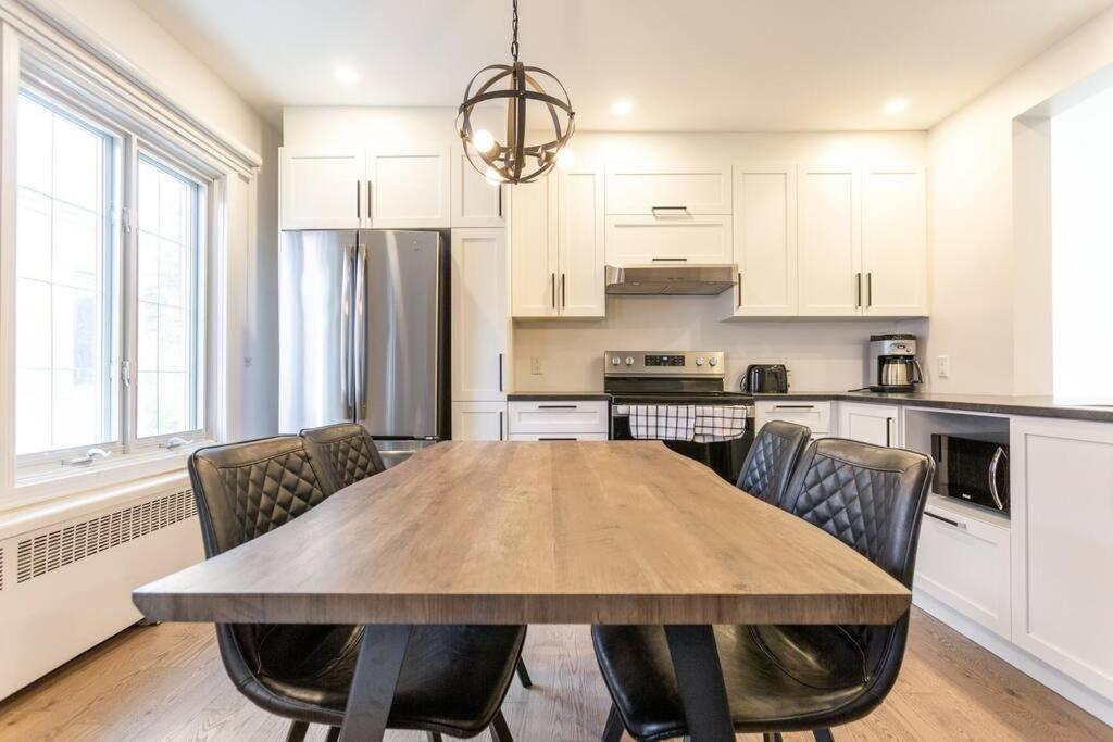 Free Parking, Beautiful 4 1/2- 2 Bedroom Apartment Монреал Екстериор снимка